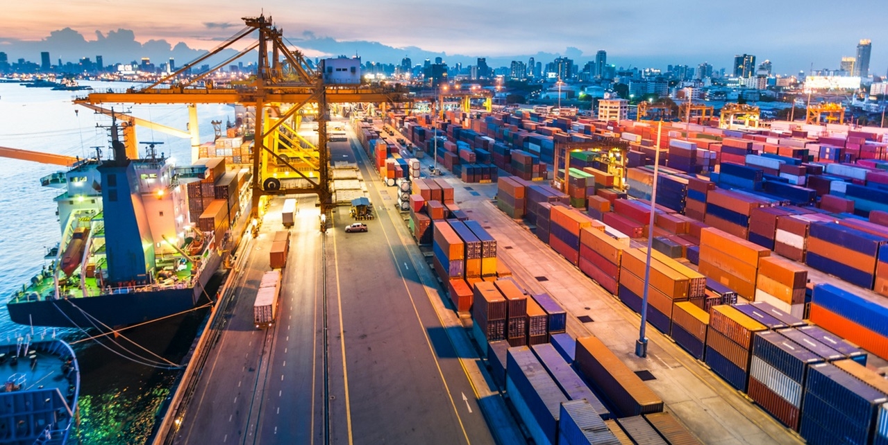 Commercial port